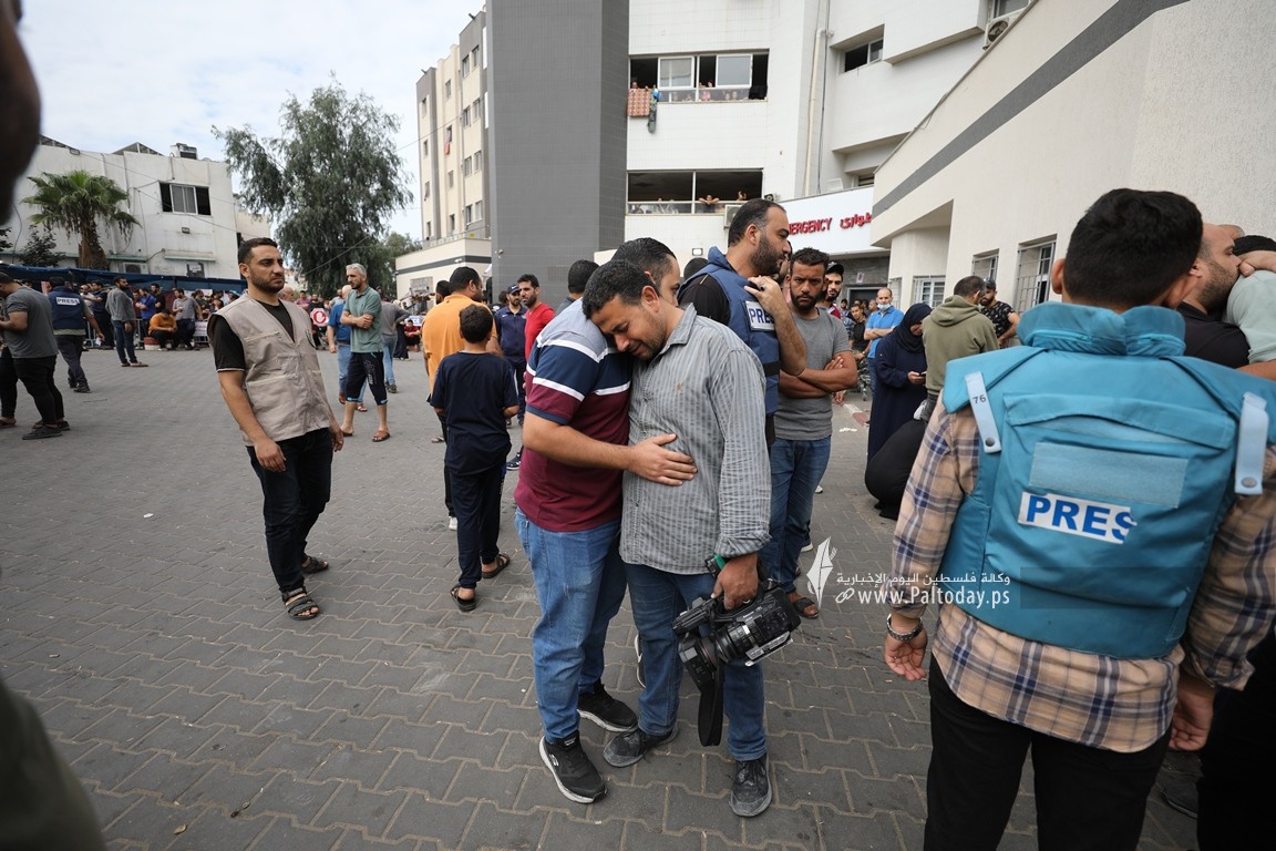  الزميل الصحفي في قناة فلسطين اليوم محمد بعلوشة جراء قصف اسرائيلي استهدف منزله  شمال غزة (3).JPG