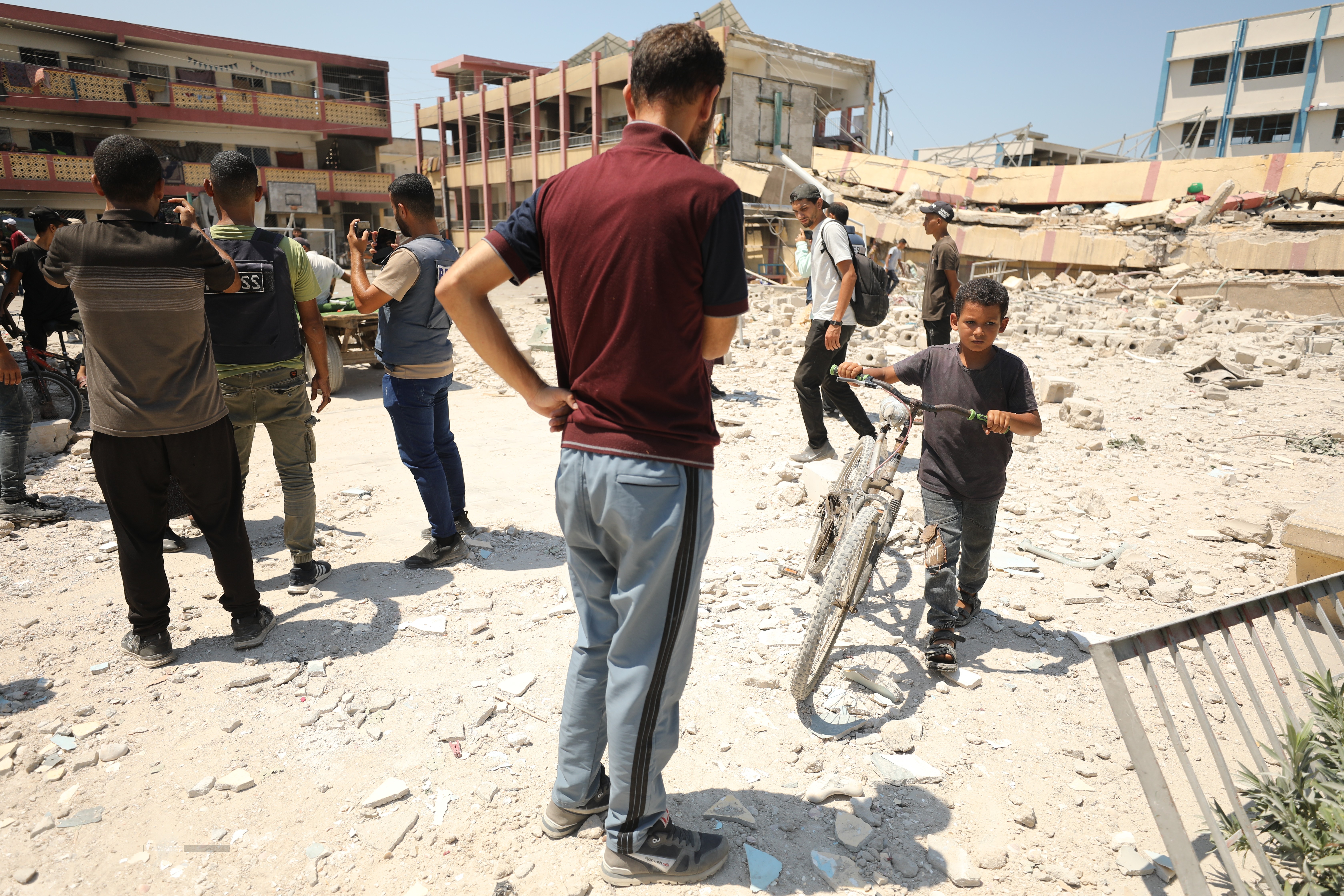 صور لمجزرة مدرسة مصطفى حافظ (25).JPG
