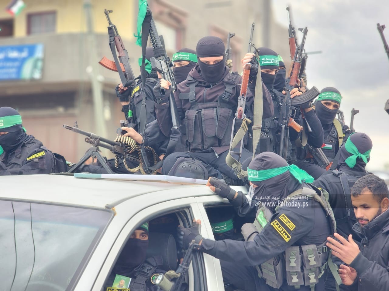 مشاهد تسليم الاسرى من دير البلح (1)