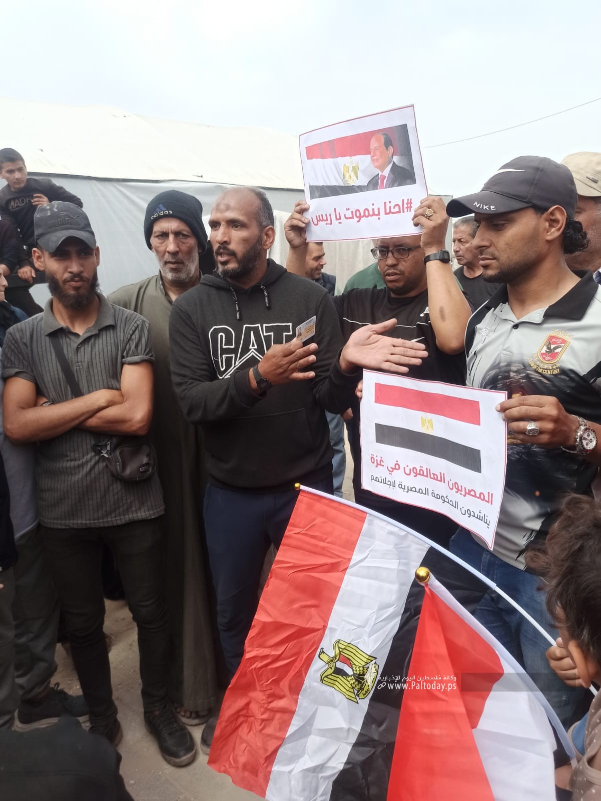 اعتصام للمصريين العالقين بغزة (3).jpeg