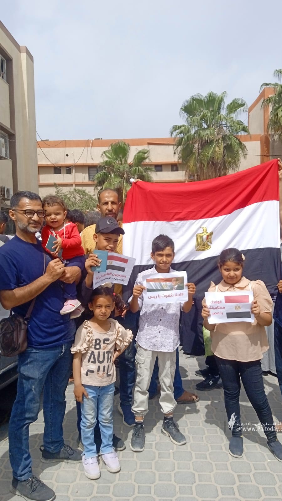 اعتصام للمصريين العالقين بغزة (5).jpeg
