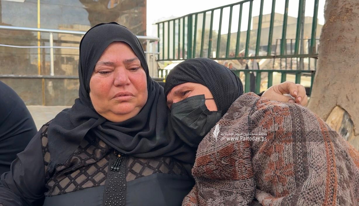تشييع شهداء قصف الشقة السكنية بمدينة غزة (1).jpeg