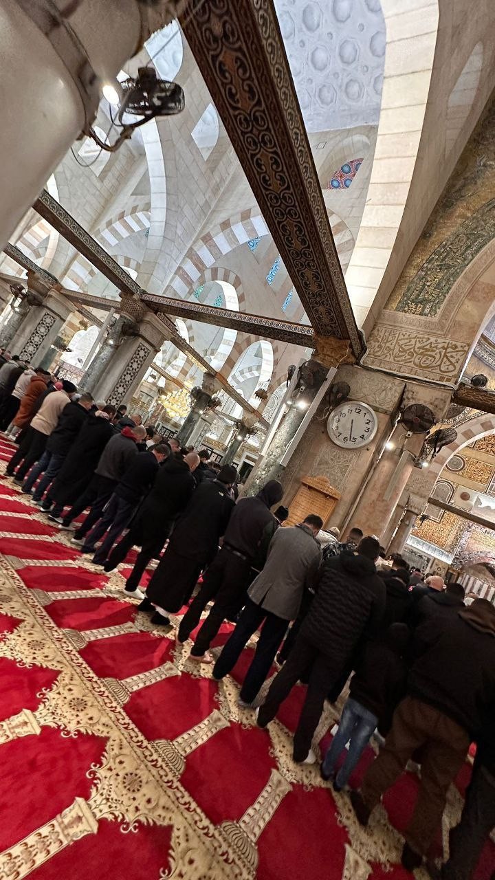 صلاة الفجر من المسجد الأقصى 1