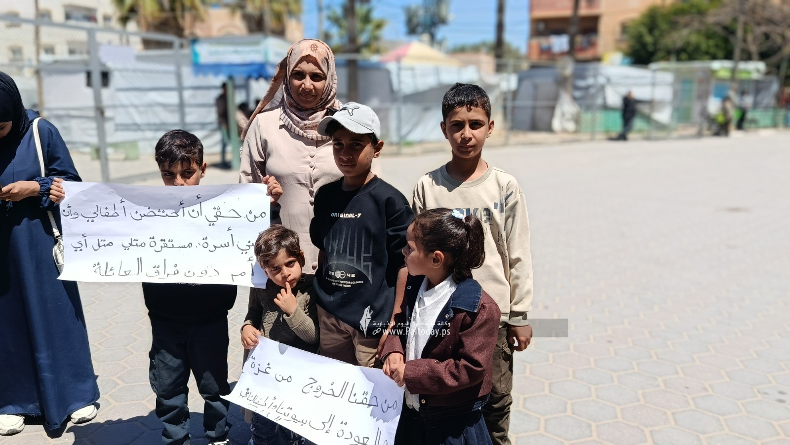 نساء عالقات (3).jpeg