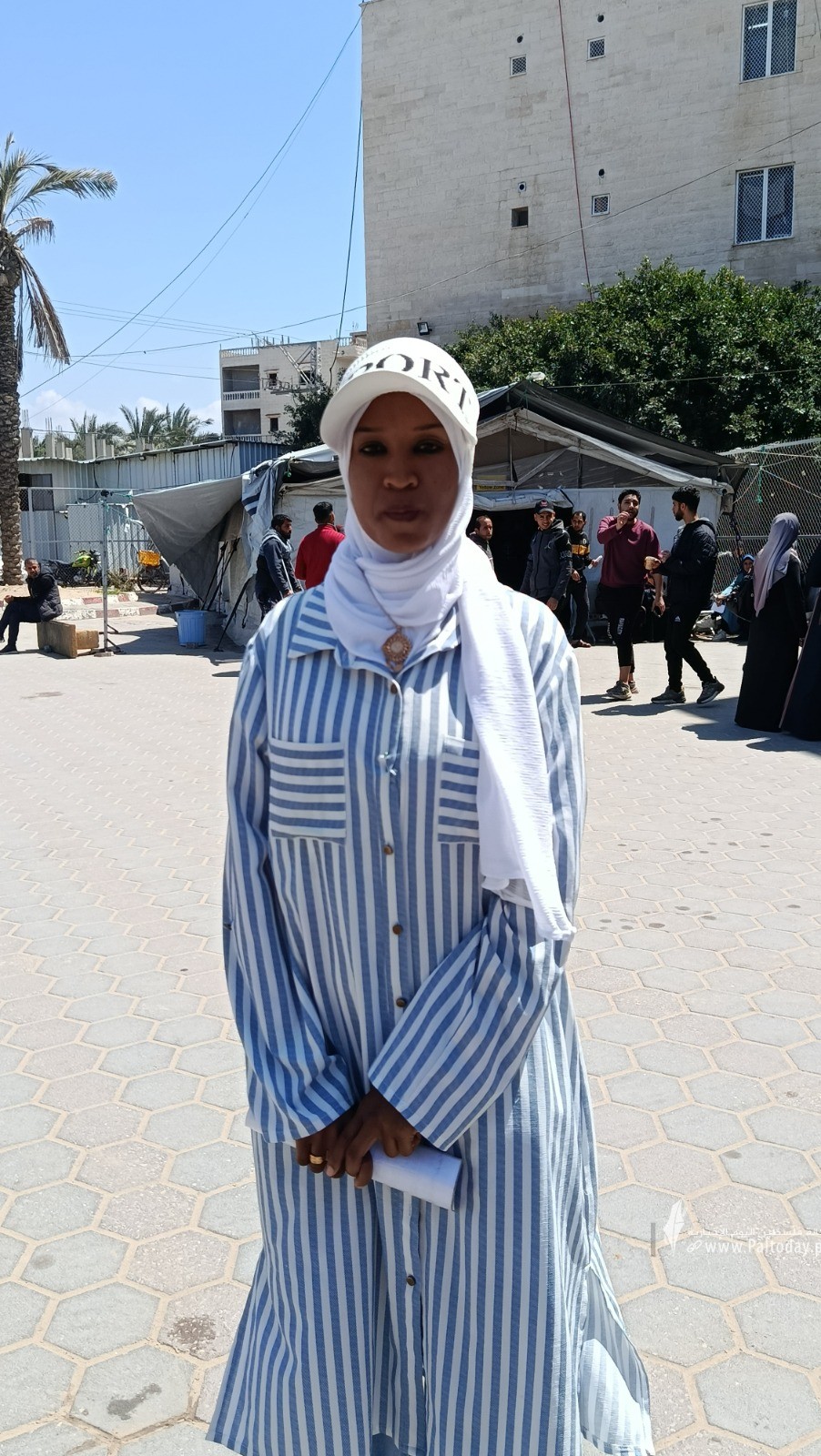 نساء عالقات (4).jpeg