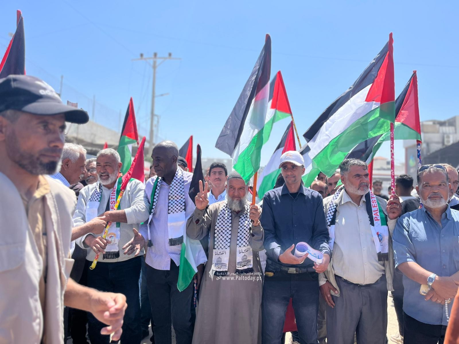 صور  القوى الوطنية والإسلامية في محافظة خان يونس، تنظمة وقفة جماهيرية في الذكرى 78 للنكبة أمام مجمع ناصر الطبي بخانيونس (6).jpeg