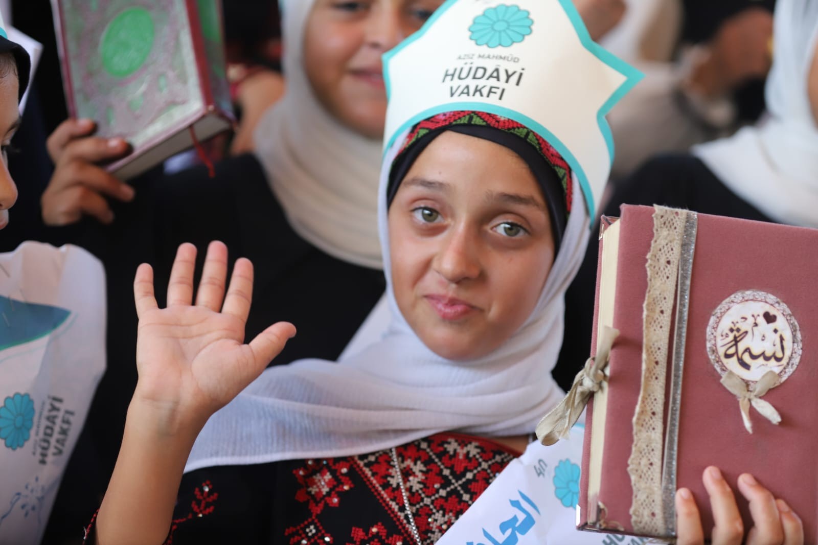 مؤسسة هُدائي تكرم حفظة القرآن الكريم في مدارسها في قطاع غزة (13).jpeg